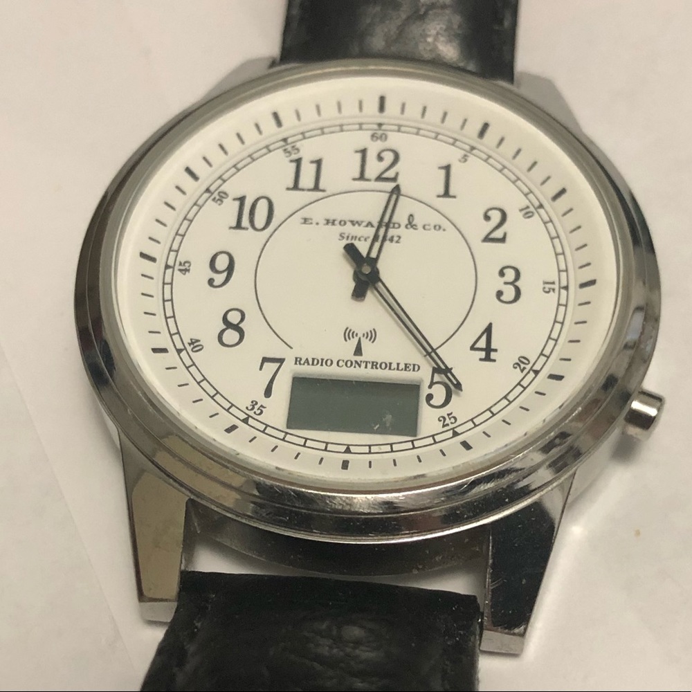 HOWARD & CO. RADIO CONTROLLED ANALOG DIGITAL WATCH